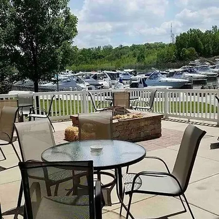 Serenity On The Shores Portage Exterior foto